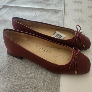 BNWT Clarks red shoes.